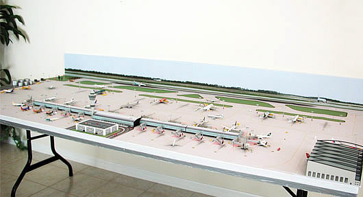 1-400-model-airport-single-runway-2-foils-airport-diorama-designs