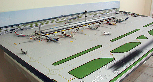 1-400-model-airport-single-runway-gemini-3-foils-airport-diorama-designs