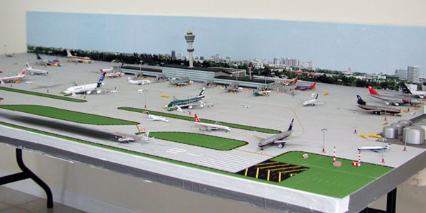 1-400-single-runway1-model-airport-600