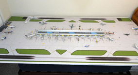 1:400 Dual Runway #1 Model Airport