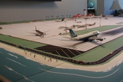 1:400 Model Airport Tropical Single Runway